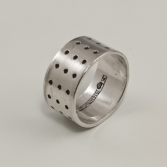 Kalevala Koru | Kirsti Ilvessalo | KAIRA Sormus | Hopeaa -67