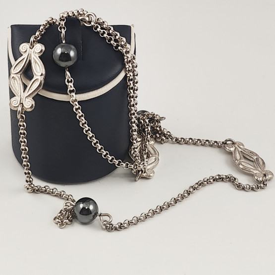 Kalevala koru | Mari Saari | IRIS -kääty | Kaulakoru |  Hopeaa