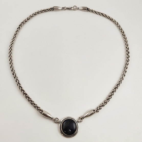 Kalevala Koru | Spektroliitti kääty | kaulakoru | Hopeaa