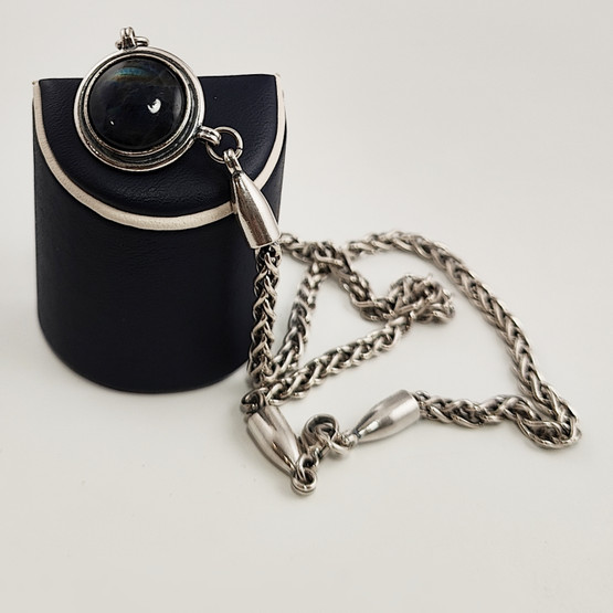 Kalevala Koru | Spektroliitti kääty | kaulakoru | Hopeaa