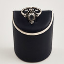 Kalevala Koru | Kiviaarteistoa -Sormus | kirkas kivi | Hopeaa