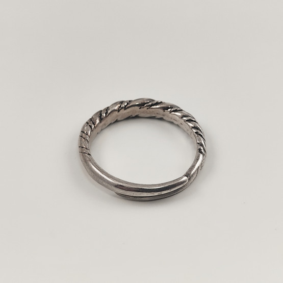 Kalevala Koru | Halikon Lampolan kierrekoru | sormus | Hopeaa 