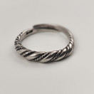 Kalevala Koru | Halikon Lampolan kierrekoru | sormus | Hopeaa 