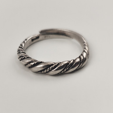 Kalevala Koru | Halikon Lampolan kierrekoru | sormus | Hopeaa 