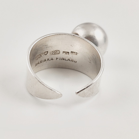 Alpo Jääskeläinen | AARIKKA | PALLO sormus | Hopeaa -70