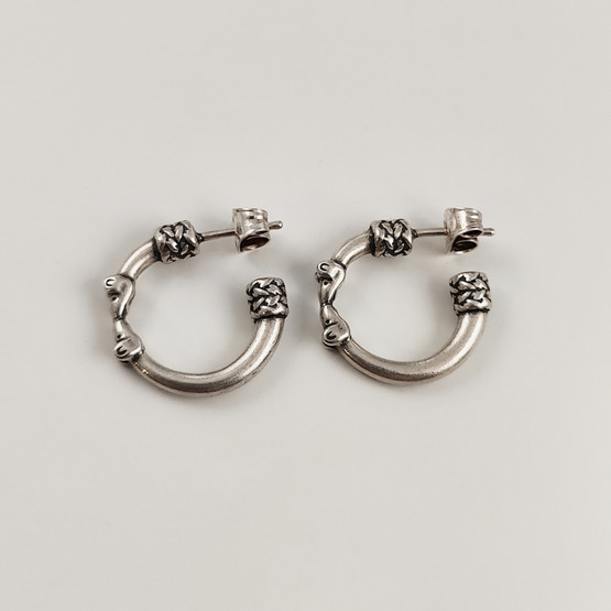 Kalevala Koru |  Hirvenpää -korvakorut | Renkaat | Hopeaa