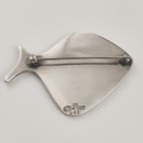 GEORG JENSEN, Tanska |  KAMPELA solki | Emaloitu kala Rintakoru |  Hopeaa