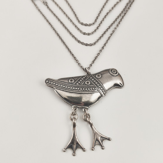 Kalevala Koru |  (iso) Hattulan lintu -Riipus | kaulakoru | Hopeaa -98