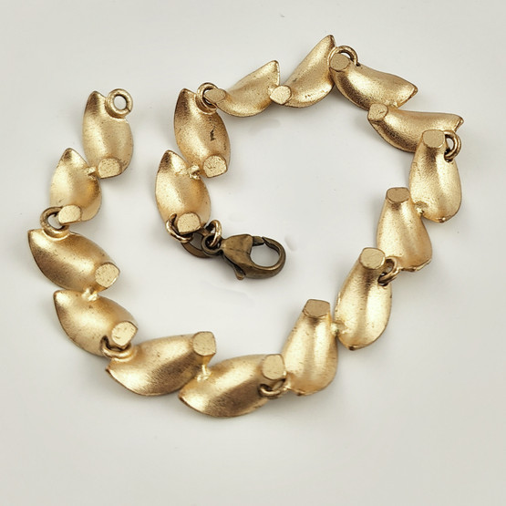 Kalevala Koru | Lumikukka Rannekoru | | Pronssia