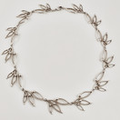 Lumoava koru | PIHLA kääty | Kaulakoru | Hopeaa 