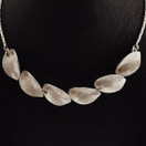 Kalevala Koru | Marja SUNA | Lumikukka -kääty | kaulakoru Hopeaa