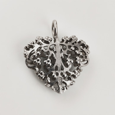 Lumoava Koru | Carina Blomqvist | (iso)  BELLA -riipus  | Hopeaa