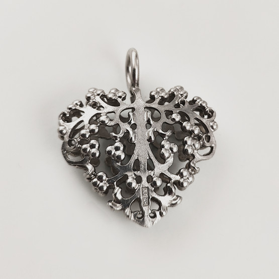 Lumoava Koru | Carina Blomqvist | (iso)  BELLA -riipus  | Hopeaa