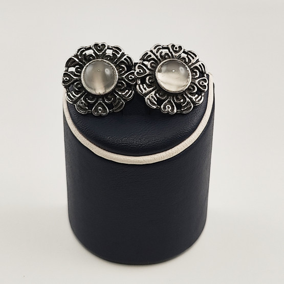 Kalevala Koru | Kuukiven koru -korvakorut | KLIPSIT | Hopeaa 