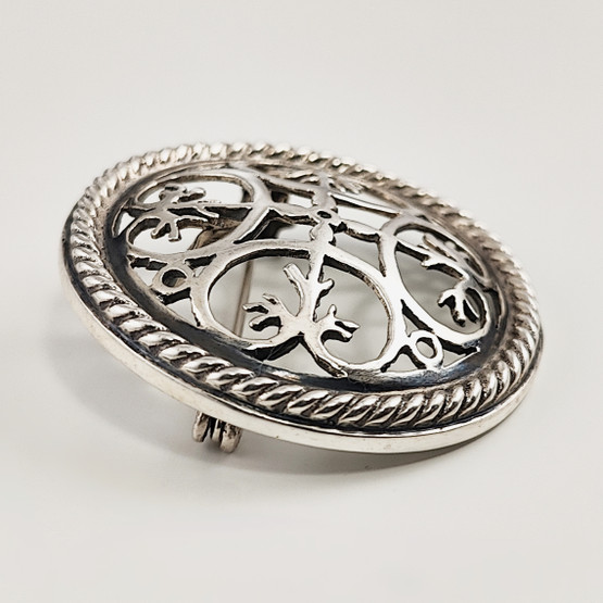 Ko/y , Kellotuote Helsinki | RINTAKORU / RIIPUS |  Hopeaa 