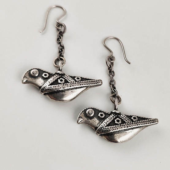 Kalevala Koru | Hattulan lintu -korvakorut | Hopeaa -91