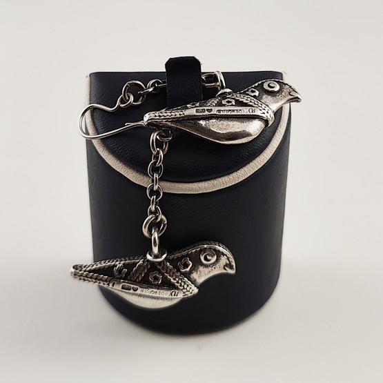 Kalevala Koru | Hattulan lintu -korvakorut | Hopeaa -91