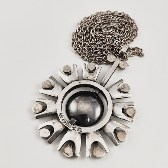 Kultateollisuus oy | Jorma Laine | Riipus | Kaulakoru | 830 Hopeaa -70