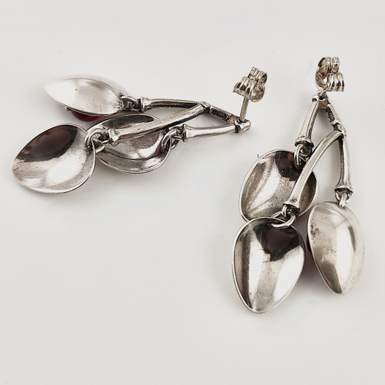 Kalevala Koru | Tunturimarja Riipus |  (isot) Korvakorut | Hopeaa