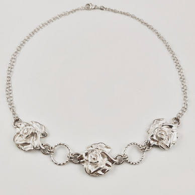 Po/y , Perkko Oy Ab | RUUSU kääty | Kaulakoru | Hopeaa