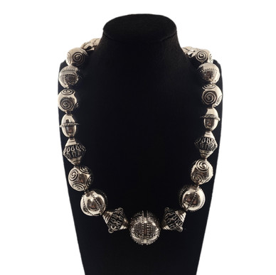 Kalevala koru | Halikon käätykorut | juhlakääty | kaulakoru | korusetti | Hopeaa -76