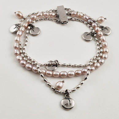 Kalevala Koru, | (iso) Vanamo -Rannekoru | Roosat helmet |  Hopeaa