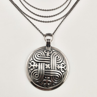 Kalevala Koru | (iso) Hannunvaakuna Riipus | Kaulakoru | Hopeaa -89