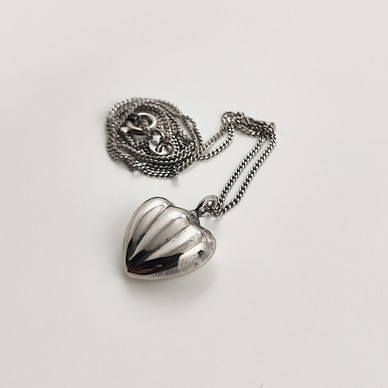 Ristomatti Ratia | pieni UTR riipus | Sydän kaulakoru | Hopeaa