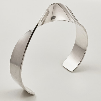 EOH | Platinoro oy | Pekka Piekäinen | kierretty RANNEKORU | Hopeaa -98