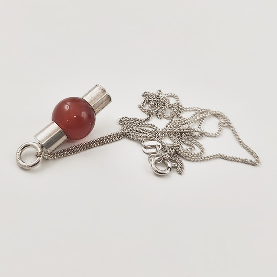 Kupittaan Kulta, Turku | Elis Kauppi | small Pendant with carnelian | Sterling