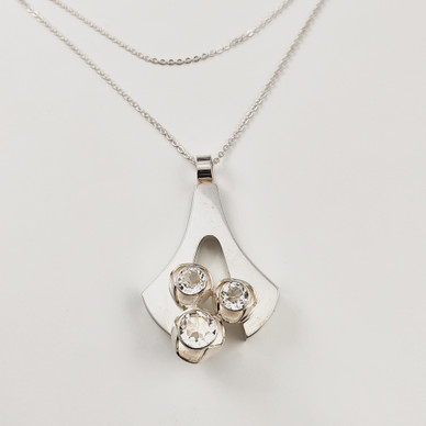 Kultasepät salovaara ky | Kalevi Salovaara | ISO Vuorikide Riipus | Hopeaa  | 60/70-lukua