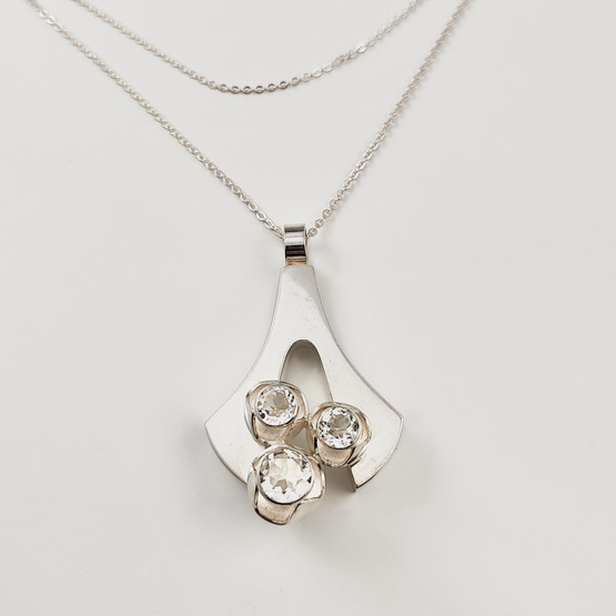 Kultasepät Salovaara ky | Kalevi Salovaara | Rock crystal Pendant | Sterling 