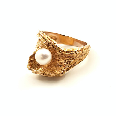 N. Westerback oy | Helky Juvonen | OUTA-series Ring with Pearl | 585 GOLD -72