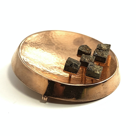 Auran kultasepät oy | Finnish vintage  Brooch | pyrite | 585 gold | -71