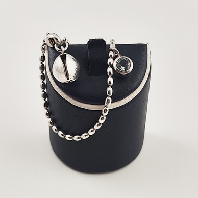 Kalevala Koru | LÄHDE rannekoru | Topaasi | Hopeaa