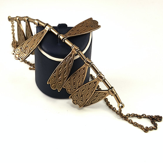 Kalevala Koru | Kääty-61 | Kaulakoru | Kaukolan Kekomäestä | Pronssia 