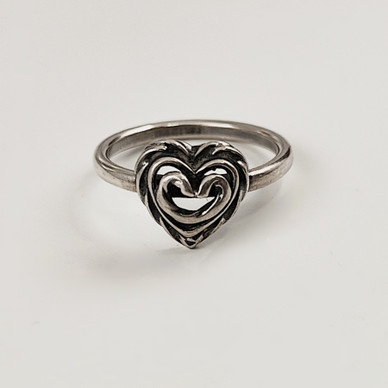 Kalevala koru | Talon sydän sormus | 17mm | Hopeaa