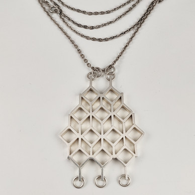 Turun Hopea oy | Jorma Laine | Riipus alkuperäisellä ketjulla | Kaulakoru | 830 Hopeaa -72