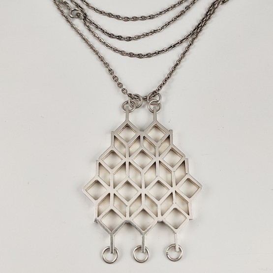 Turun Hopea oy | Jorma Laine | Riipus alkuperäisellä ketjulla | Kaulakoru | 830 Hopeaa -72