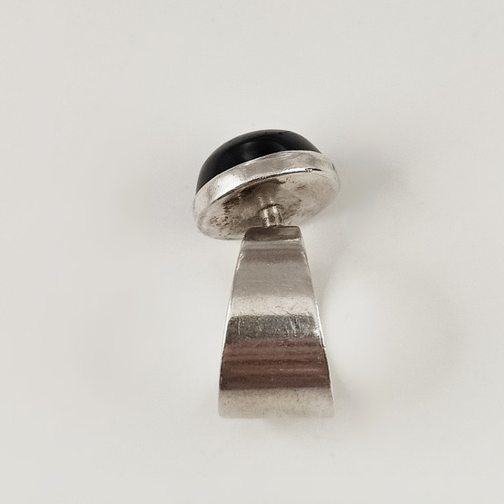 N.E.From , Denmark |  SORMUS sinisellä korukivellä | Hopeaa 