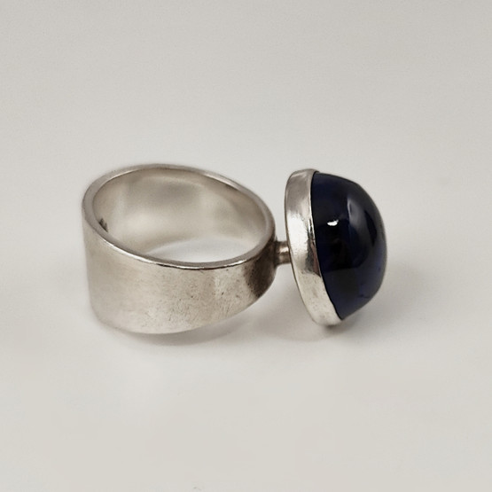 N.E.From , Denmark |  SORMUS sinisellä korukivellä | Hopeaa 