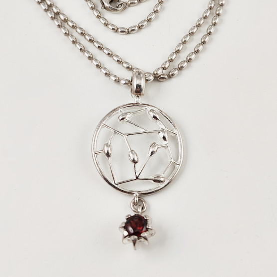 KK | Kalevala Jewelry | CARMEN -Pendant | Necklace with red garnet | Sterling