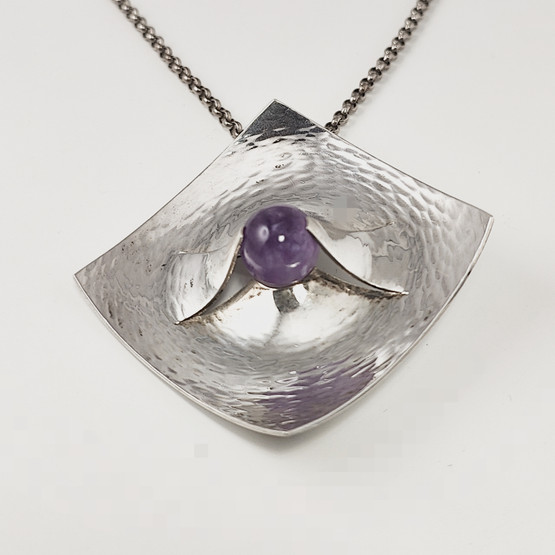 Kupittaa jewelry | Elis Kauppi | Amethyst Brooch | 813 Silver -61