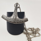 KK | Kalevala Koru | iso LIEDON UKON VASARA Riipus | Kaulakoru | Hopeaa 