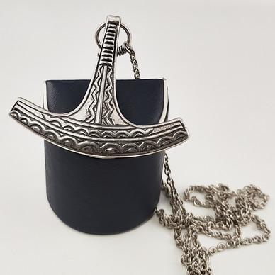 KK | Kalevala Koru | iso LIEDON UKON VASARA Riipus | Kaulakoru | Hopeaa 