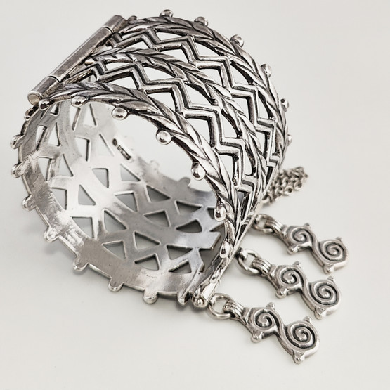 Kalevala Jewelry | Design by GERMUND Paaer | ´Merjalainen´ Bracelet | 925 Sterling