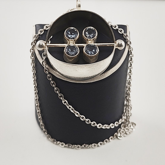 Kupittaan kulta oy | Elis Kauppi | vintage riipus sinisillä kivillä| kaulakoru | Hopeaa -66