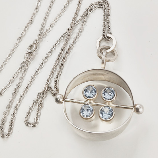 Kupittaan kulta oy | Elis Kauppi | vintage riipus sinisillä kivillä| kaulakoru | Hopeaa -66