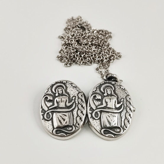 Kalevala Koru | Pohjanneito kaulakoru | Madonna medaljonki | Hopeaa -95