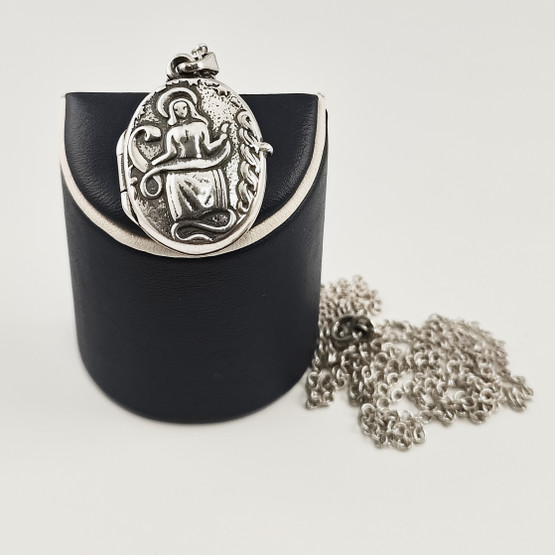 Kalevala Koru | Pohjanneito kaulakoru | Madonna medaljonki | Hopeaa -95